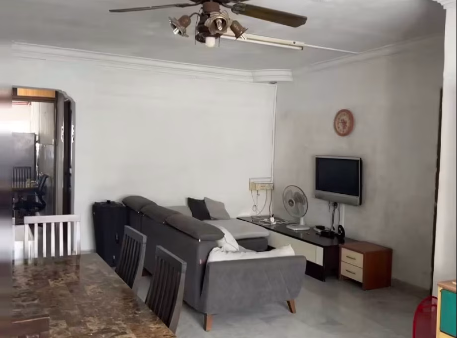 单间出租 • 裕廊东 • 218 Jurong East Street 21 • S$400 • 4房(3臥室) • 床位出租 照片