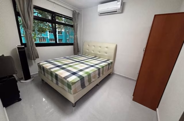 单间出租 • 兀兰 • 175 Woodlands Street 13 • S$900 • 5房(4臥室) • 普通房