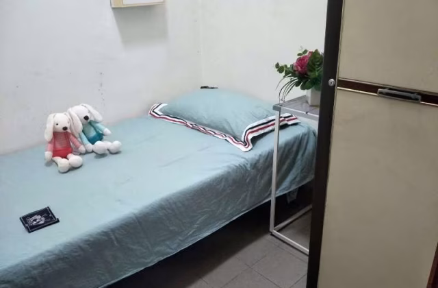 单间出租 • 裕廊东 •  Parc Oasis • S$650 • 共管公寓 • 佣人房