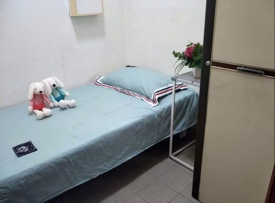 单间出租 • 裕廊东 •  Parc Oasis • S$650 • 共管公寓 • 佣人房 照片
