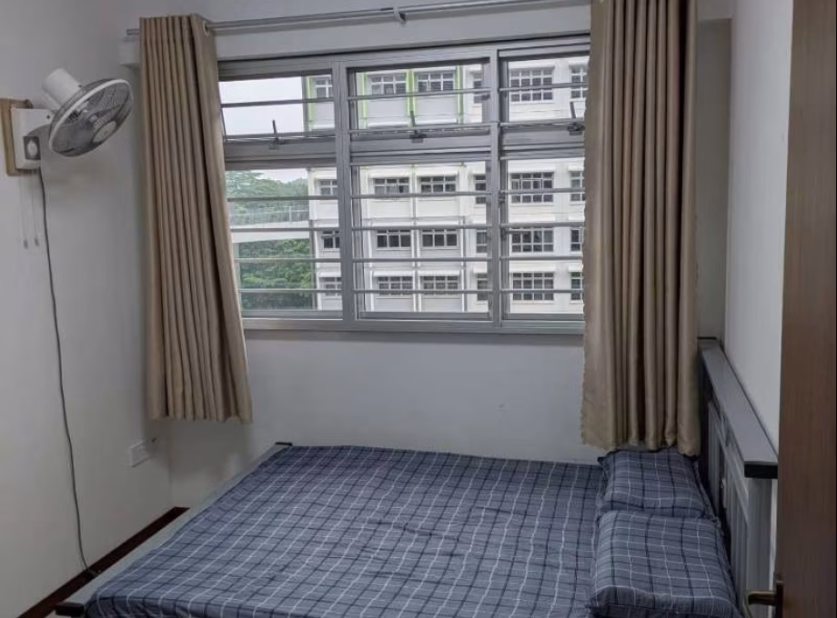 单间出租 • 义顺 • 475B Yishun Street 44 • S$1000 • 4房(3臥室) • 普通房 照片