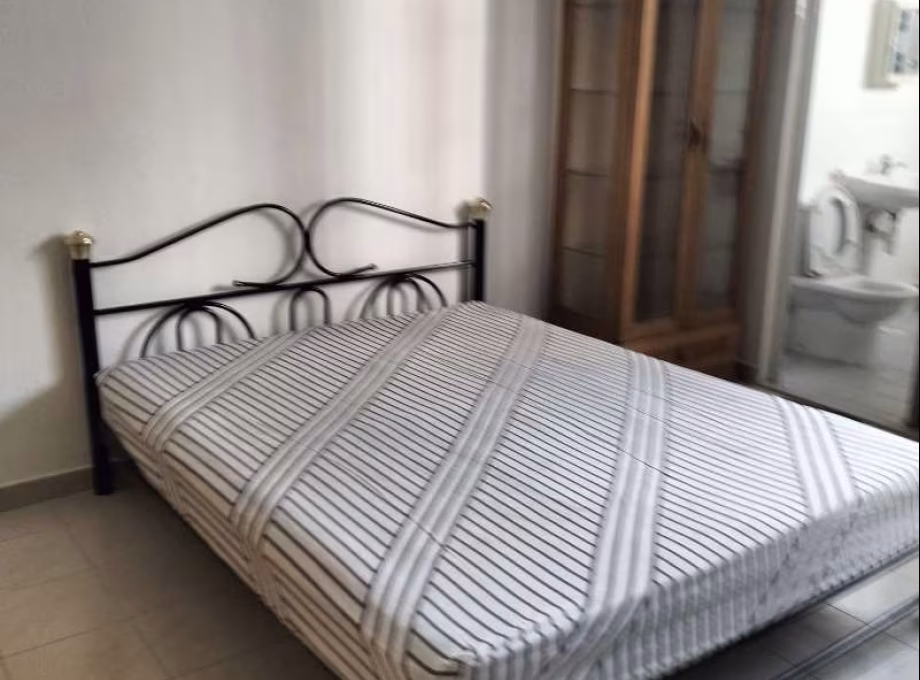单间出租 • 义顺 • 794 Yishun Ring Road • S$1300 • 4房(3臥室) • 主人房 照片