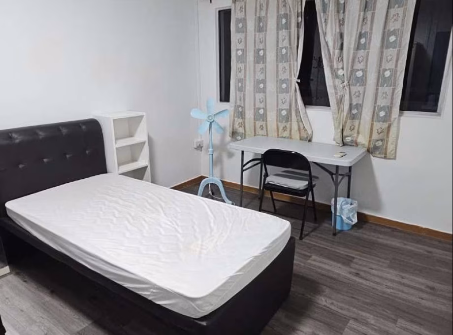 单间出租 • 武吉班让 • 143 Petir Road • S$1000 • 4房(3臥室) • 普通房 照片