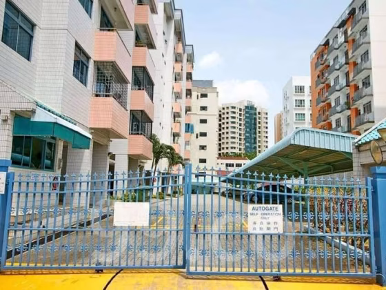 单间出租 • 芽笼 •  Palm Lodge • S$1850 • 住宅公寓 • 主人房 照片