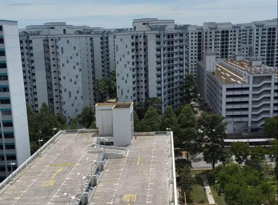 单间出租 • 裕廊西 • 619 Jurong West Street 65 • S$1300 • 4房(3臥室) • 主人房 照片