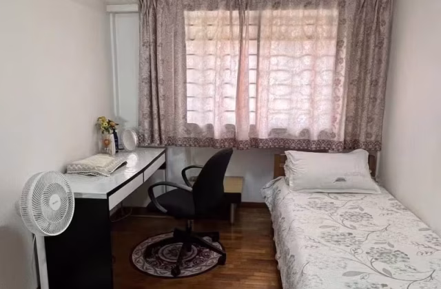 单间出租 • 盛港 • 258A Compassvale Road • S$1000 • 4房(3臥室) • 普通房