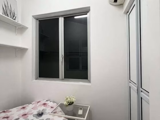 单间出租 • 梧槽 •  Sunshine Plaza • S$800 • 住宅公寓 • 佣人房 照片