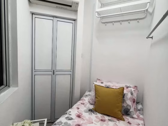 单间出租 • 梧槽 •  Sunshine Plaza • S$800 • 住宅公寓 • 佣人房 照片