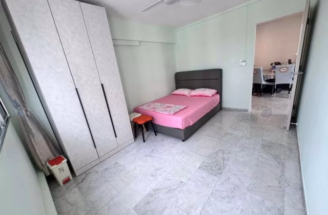 单间出租 • 裕廊东 • 220 Jurong East Street 21 • S$1100 • 5房(4臥室) • 普通房