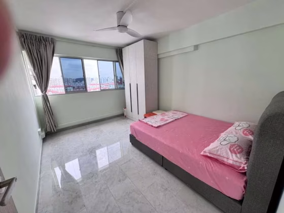 单间出租 • 裕廊东 • 220 Jurong East Street 21 • S$1100 • 5房(4臥室) • 普通房 照片