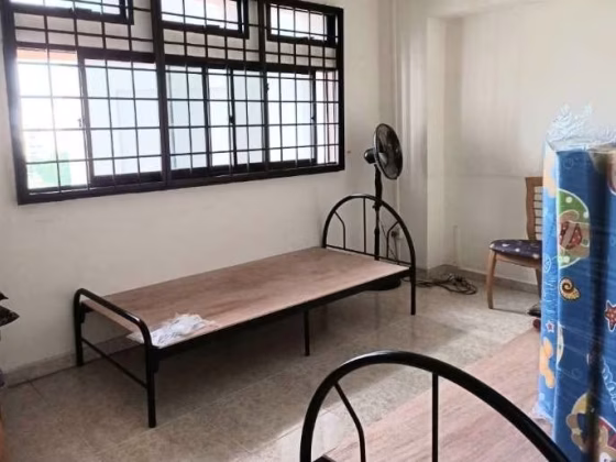 单间出租 • 后港 • 328 Hougang Avenue 5 • S$400 • 2房(1臥室) • 床位出租 照片