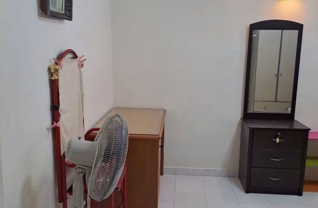 单间出租 • 大巴窑 • 2 Lorong 7 Toa Payoh • S$800 • 3房(2臥室) • 普通房