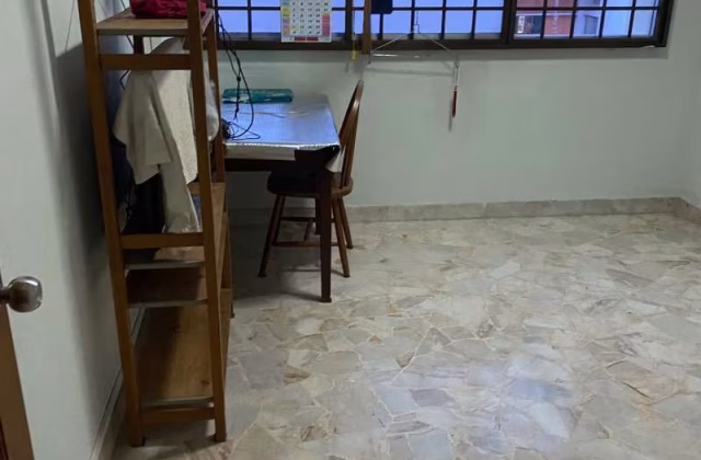 单间出租 • 后港 • 334 Hougang Avenue 5 • S$1000 • 4房(3臥室) • 普通房
