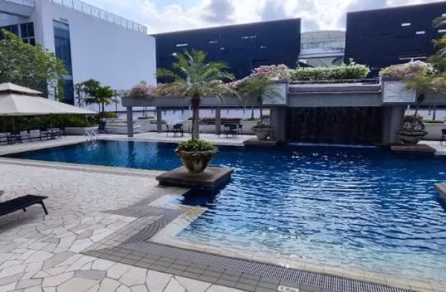 单间出租 • 梧槽 •  Burlington Square • S$1300 • 住宅公寓 • 普通房