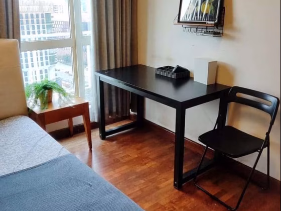 单间出租 • 梧槽 •  Burlington Square • S$1300 • 住宅公寓 • 普通房 照片