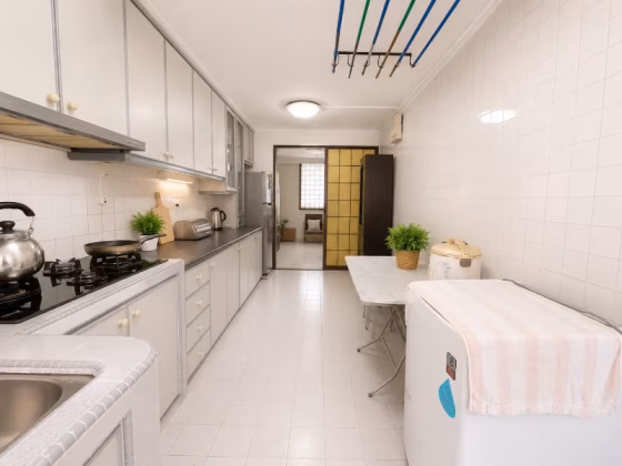 房屋出售 • 实龙岗 • 233 Serangoon Avenue 3 • S$650000 • 3房(2臥室) • 904ft² / 83m² 照片