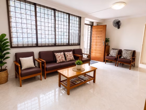 房屋出售 • 实龙岗 • 233 Serangoon Avenue 3 • S$650000 • 3房(2臥室) • 904ft² / 83m² 照片