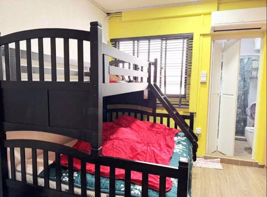 单间出租 • 兀兰 • 160 Woodlands Street 13 • S$1200 • 3房(2臥室) • 主人房 照片